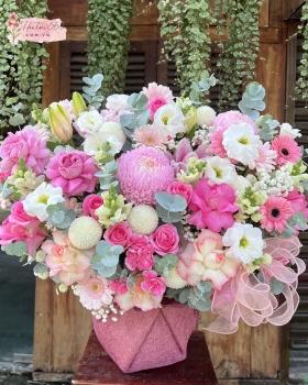 GIỎ HOA MỪNG SINH NHẬT MÀU HỒNG