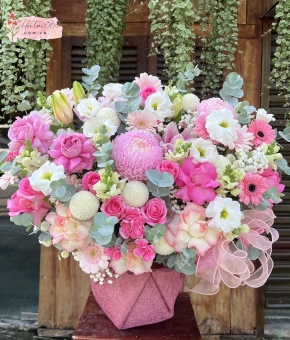 GIỎ HOA MỪNG SINH NHẬT MÀU HỒNG